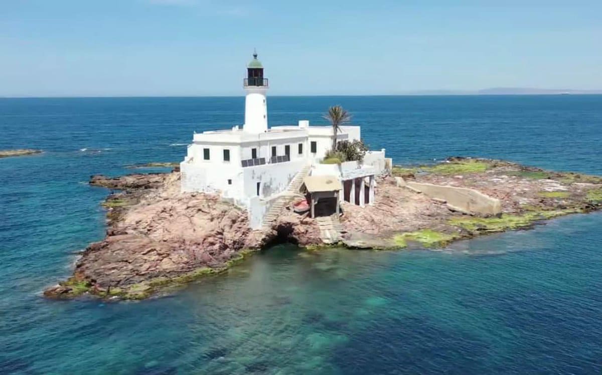 منارة جزيرة أرزيو